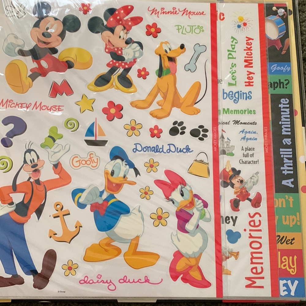 Disney Mickey and Friends scrapbook - Picture 2 of 4